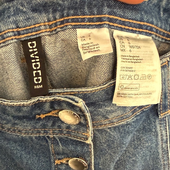 H&M Blue Denim Mini Skirt with Button Detail - Picture 2 of 3